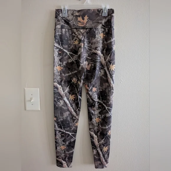 Camouflage Leaf Pattern Women's Polgar Leggings Poshmark - Picture 2 of 2